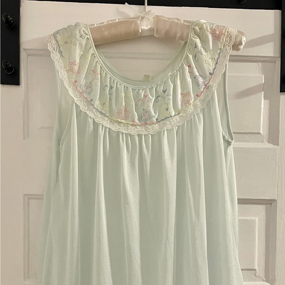 Vintage Womens sleeveless nightgown - Picture 1 of 3